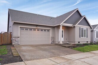 5150 Constellation Ave NE in Salem, OR - Building Photo - Building Photo