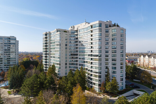 Royal Promenade in Vaughan, ON - Building Photo - Building Photo