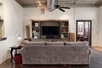 104 NE 2nd St in Mineral Wells, TX - Building Photo - Building Photo