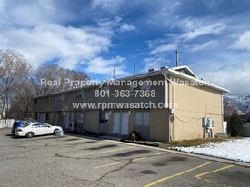 669 Candlelite Ln in Midvale, UT - Building Photo