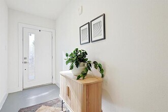 4640 Munger Ave in Dallas, TX - Building Photo - Building Photo