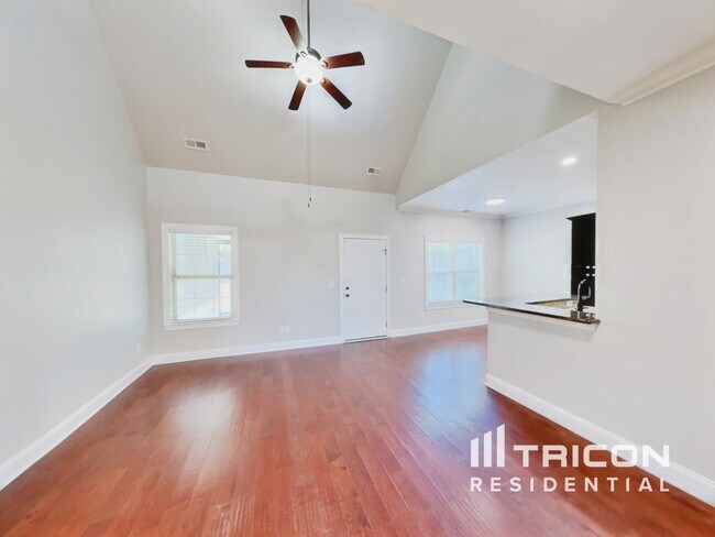 585 Smoky Mountains Dr in Gallatin, TN - Foto de edificio - Building Photo