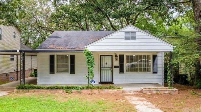 property at 808 N Polk St
