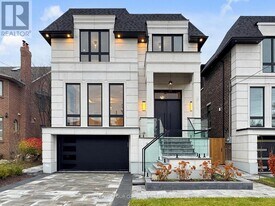 117 Crestwood Rd in Vaughan, ON - Building Photo