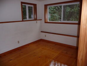 11600 Olympic View Dr NE in Bainbridge Island, WA - Building Photo - Building Photo