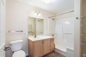 Concordia on the Lake in Littleton, CO - Foto de edificio - Building Photo