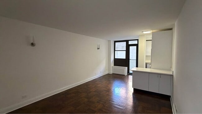 property at 165 E 35th St
