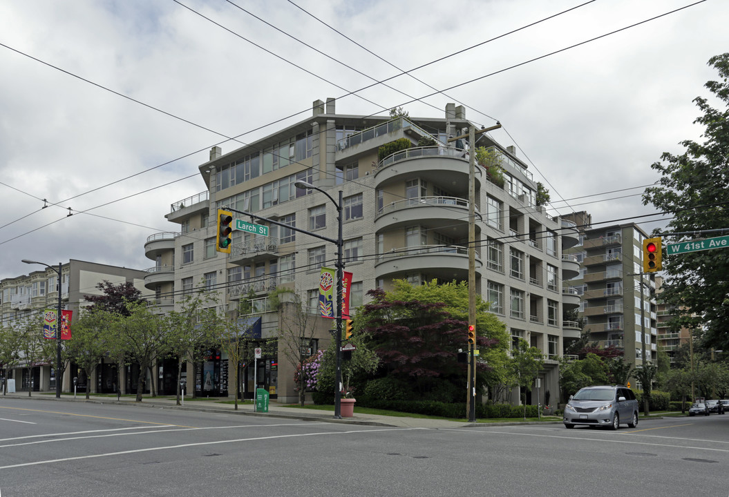 Elm Park Place in Vancouver, BC - Building Photo