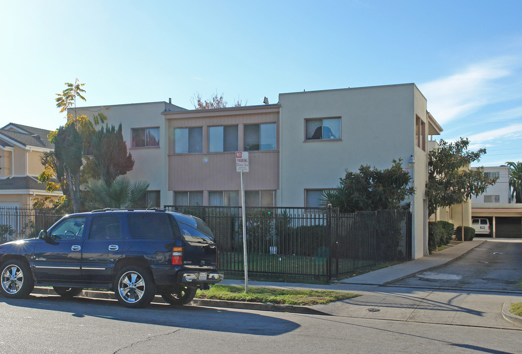 1541 S Gramercy Pl in Los Angeles, CA - Building Photo