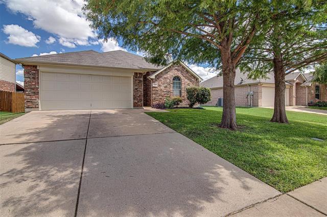1112 Emerson Dr in Burleson, TX - Building Photo - Building Photo