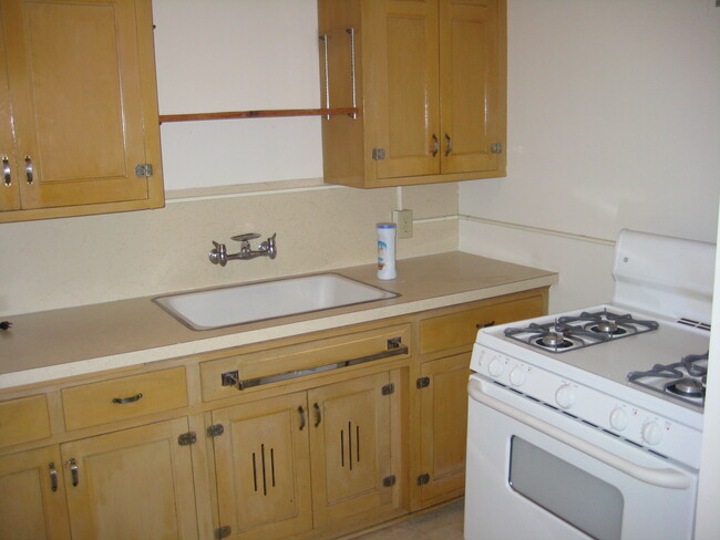 6221 W Lake St, Unit 1
