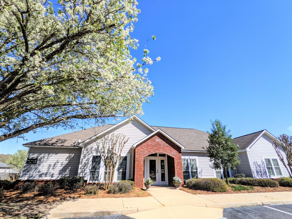 Beacon Ridge Apartments in Enterprise, AL - Building Photo