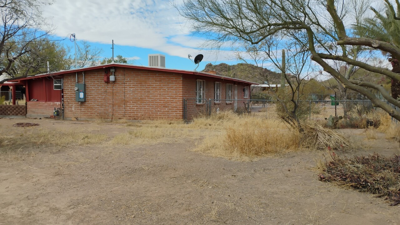 2901 W Milton Rd in Tucson, AZ - Building Photo