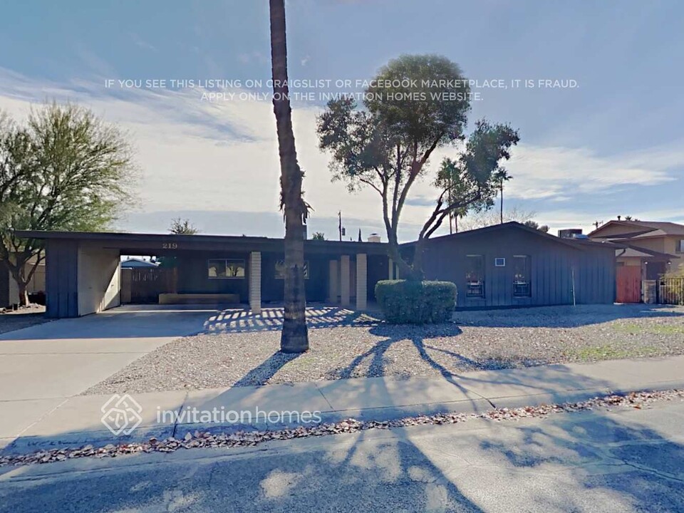 219 E Carson Cir in Tempe, AZ - Building Photo