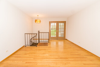 19W751 Woodland Ave in Addison, IL - Building Photo - Building Photo