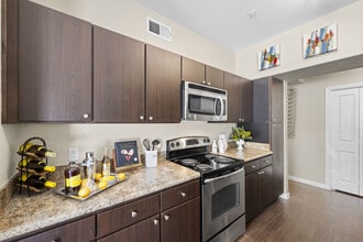 The Pointe at Victoria in Victoria, TX - Building Photo - Building Photo