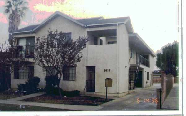 1638 W 207th St in Torrance, CA - Foto de edificio