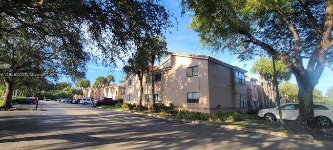 2986 S University Dr in Davie, FL - Building Photo - Building Photo