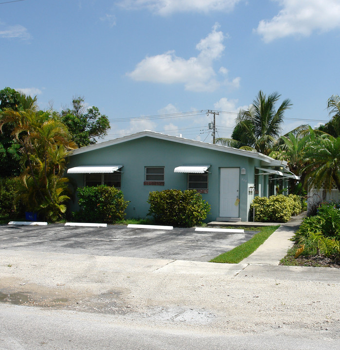 601-605 SW 17th St in Fort Lauderdale, FL - Building Photo