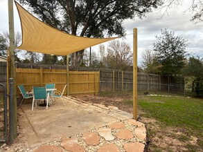 14757 County Rd 1125 in Tyler, TX - Foto de edificio - Building Photo