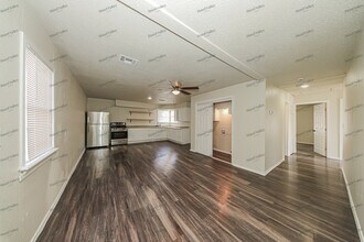 3201 SW 49th St in Oklahoma City, OK - Building Photo - Building Photo