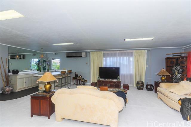 property at 94-350-350 Kahuapaa Pl