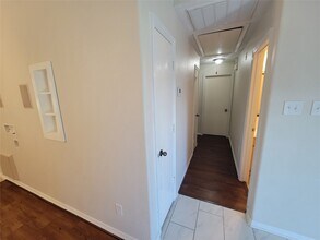 15010 Sparks Ct in Baytown, TX - Building Photo - Building Photo