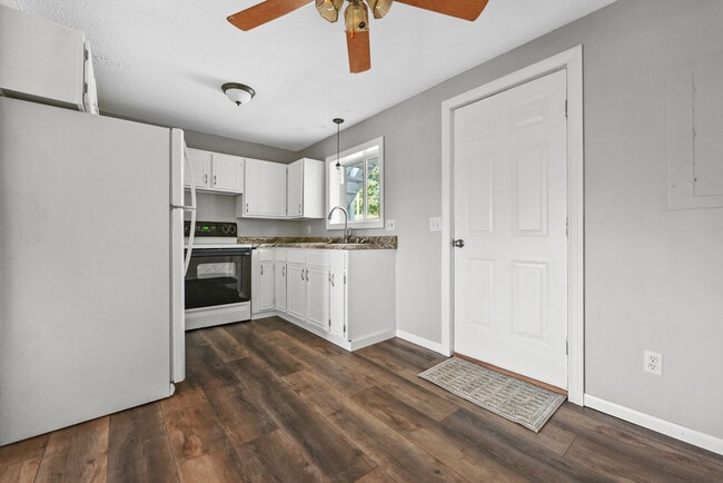 3311 Mahoney Dr, Unit 3313 in Traverse City, MI - Foto de edificio - Building Photo