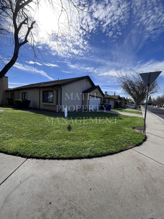 509 Pirinen Ln in Modesto, CA - Building Photo - Building Photo