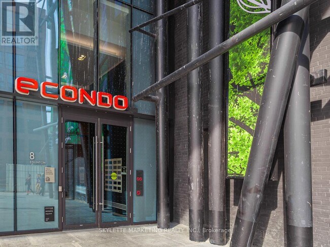 8 Eglinton Ave E in Toronto, ON - Building Photo - Building Photo