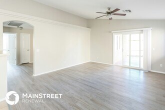 9016 W Pinchot Ave in Phoenix, AZ - Foto de edificio - Building Photo