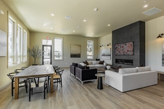 Eastpark Apartment Homes in Salem, OR - Foto de edificio - Building Photo