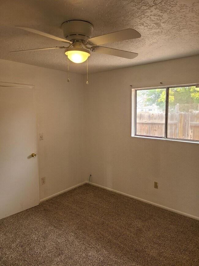 915 Walter St SE in Albuquerque, NM - Foto de edificio - Building Photo