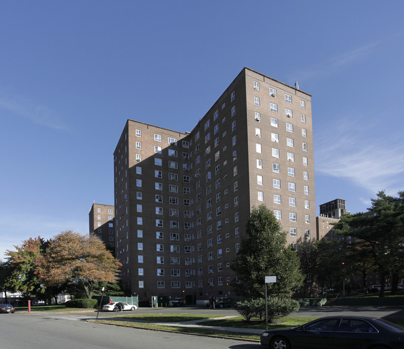 Fresh Meadows Apartments in Fresh Meadows, NY - Building Photo