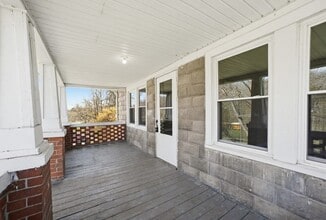 11494 New Garden Rd in Honaker, VA - Building Photo - Building Photo