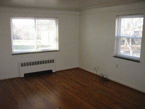 7080 Eastlawn Dr in Cincinnati, OH - Foto de edificio - Building Photo