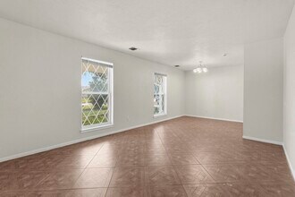 2518 Henderson Ln in Deer Park, TX - Building Photo - Building Photo