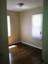 8004 Park Dr in Ralston, NE - Building Photo - Building Photo