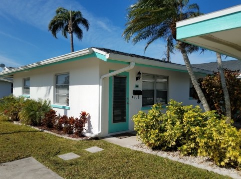 2524 Terry Ln in Sarasota, FL - Foto de edificio - Building Photo