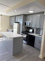 712 N Broad St, Unit 8D in Elizabeth, NJ - Building Photo