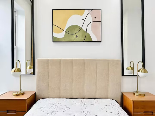 Crown Heights Room, HDTV, 24 min to Manhattan #537 in Brooklyn, NY - Building Photo - Building Photo