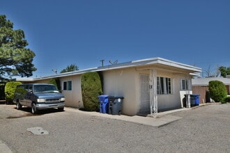 1101-1105 Louisiana Blvd SE in Albuquerque, NM - Foto de edificio - Building Photo