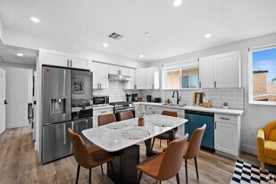 3001 Van Buren Pl in Los Angeles, CA - Building Photo