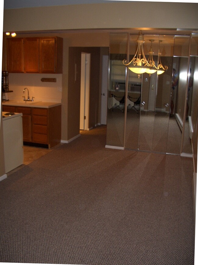 8811 Schneider Ave, Unit 23 in Highland, IN - Building Photo - Building Photo
