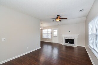 306 Hank Aaron Cove in La Vergne, TN - Building Photo - Building Photo