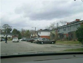 Townhouse Square in Mobile, AL - Building Photo - Building Photo