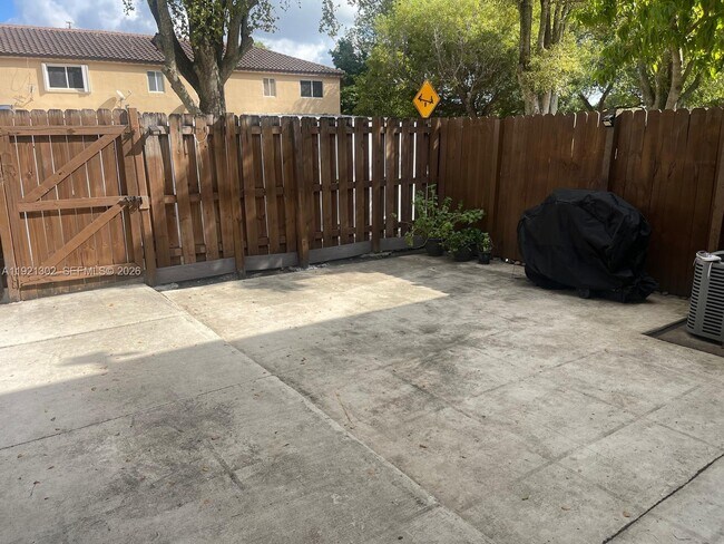 8400 SW 154th Cir Ct in Miami, FL - Building Photo - Building Photo