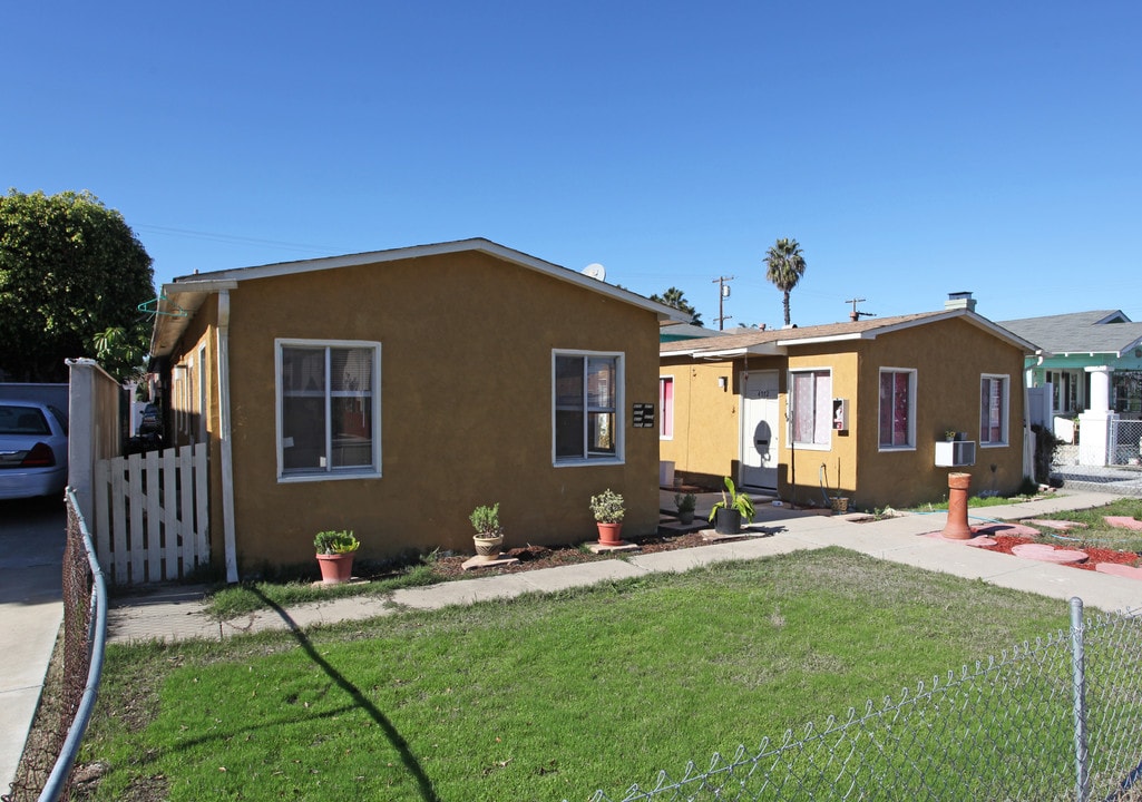 4566-4572 Oregon St in San Diego, CA - Building Photo