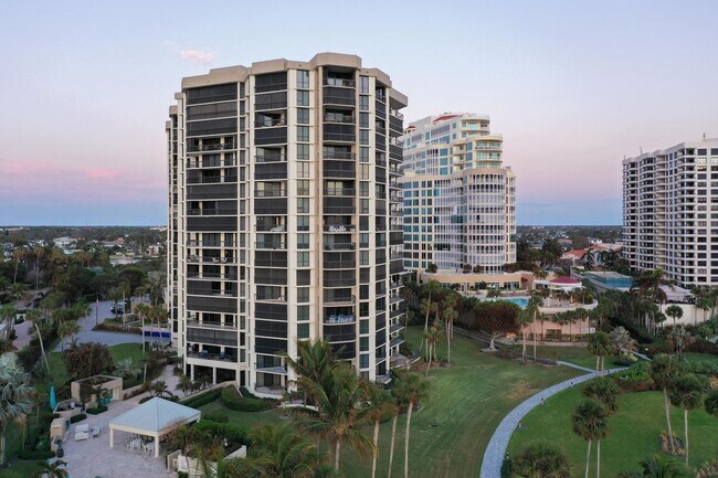 4551 Gulf Shore Blvd N in Naples, FL - Building Photo - Building Photo