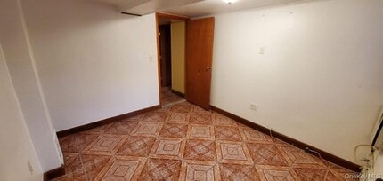 25-36-36 76th St in Queens, NY - Building Photo - Building Photo